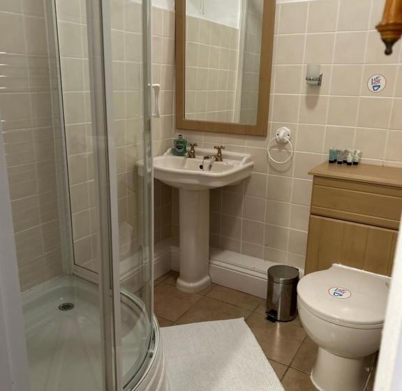 פנסיון Lucy Cross Guest House