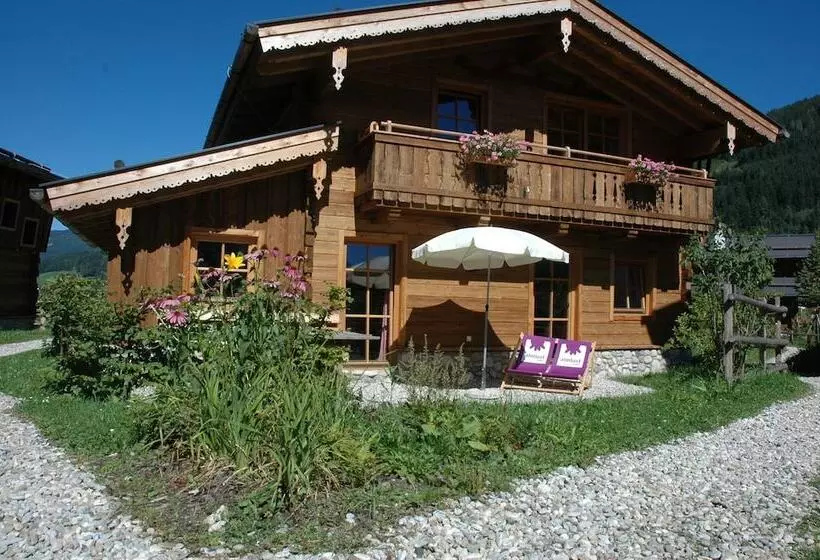 ホテル Almdorf Almlust