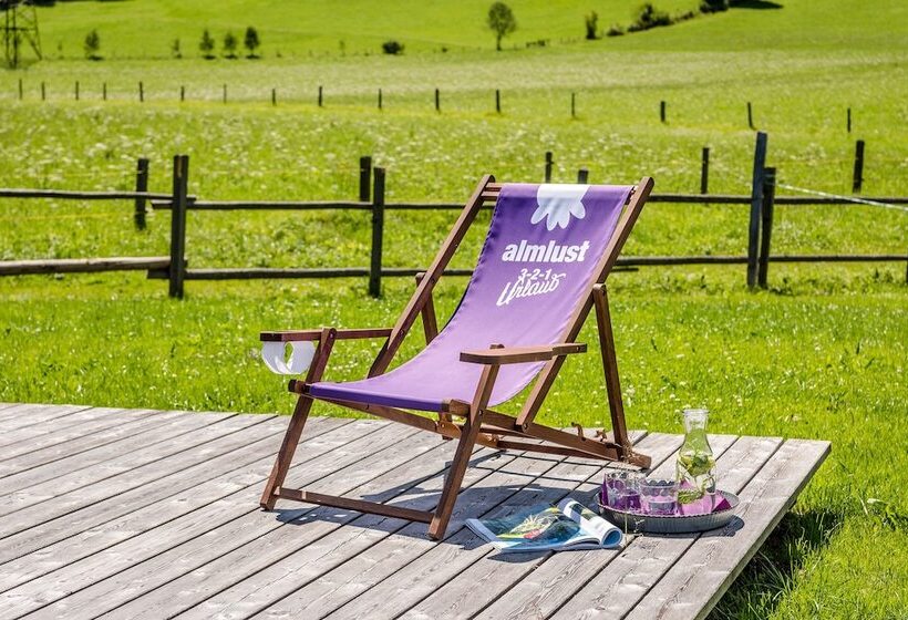 فندق Almdorf Almlust