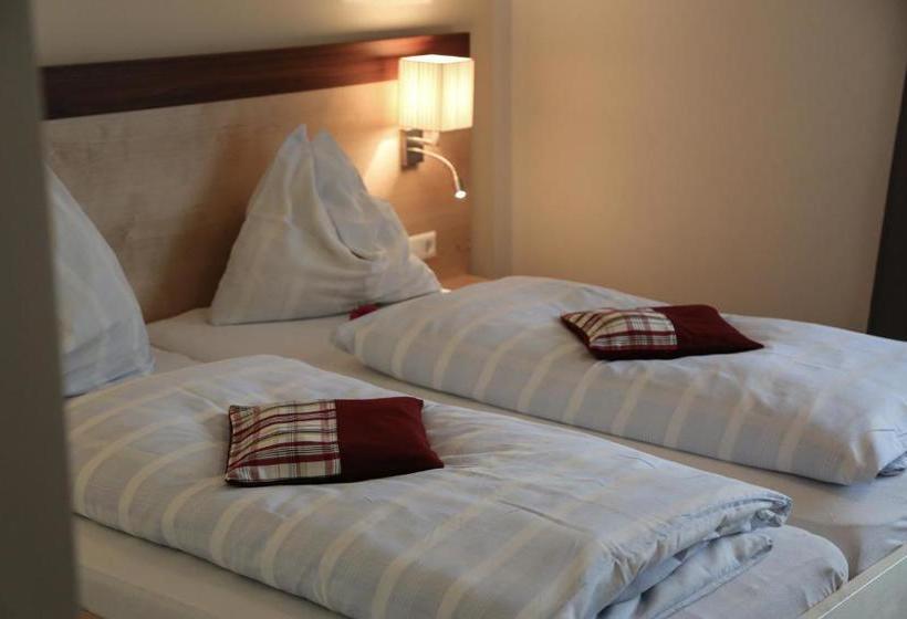 Отель Bauernhof Esslgut