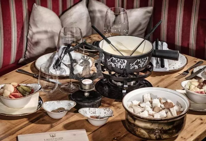 Hotelli Chalet's Ladizium