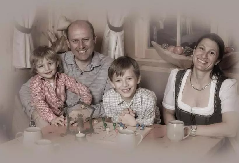 Hotelli Chalet's Ladizium