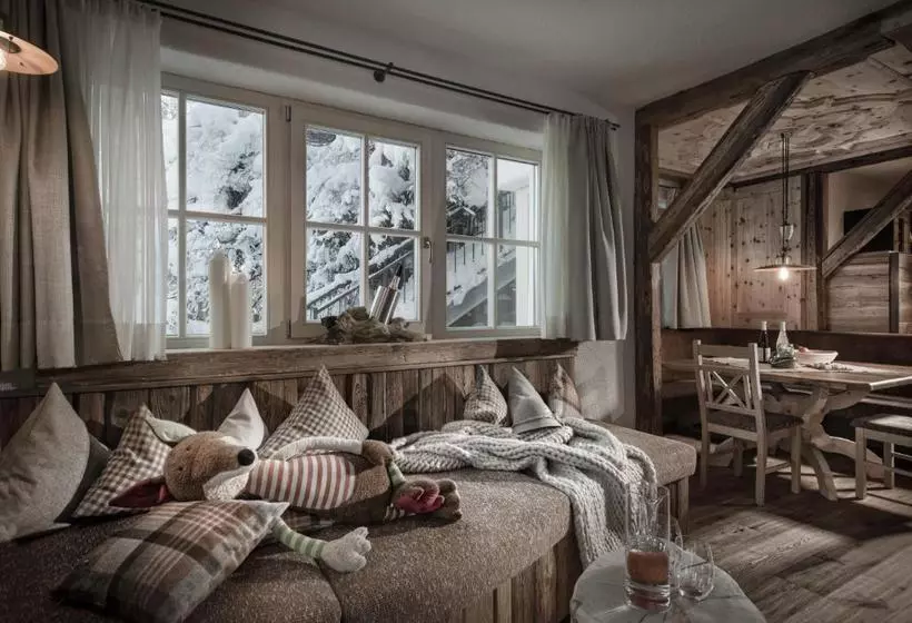 Hotelli Chalet's Ladizium