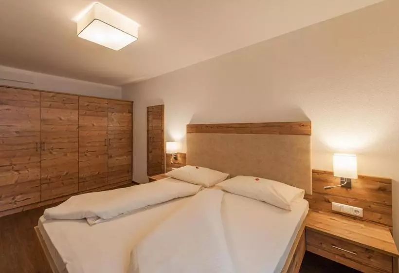 Hotelli Ferienhaus Larinmos