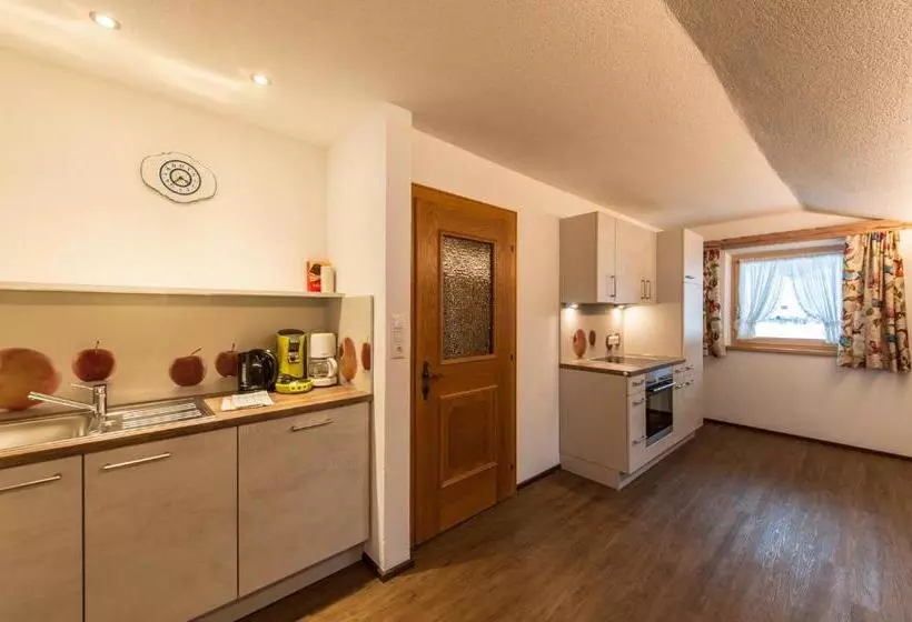 Hotelli Ferienhaus Larinmos