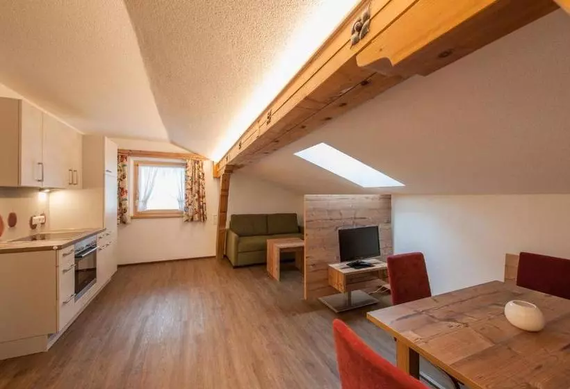 Hotelli Ferienhaus Larinmos
