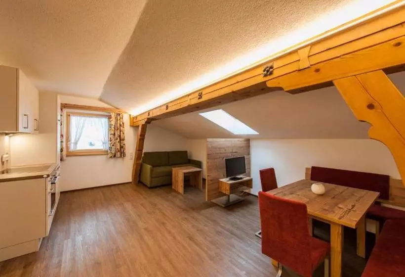 Hotelli Ferienhaus Larinmos