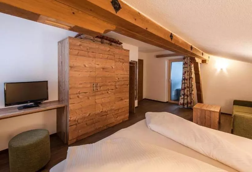 Hotelli Ferienhaus Larinmos
