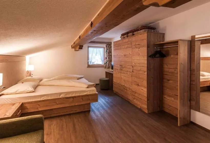 Hotelli Ferienhaus Larinmos