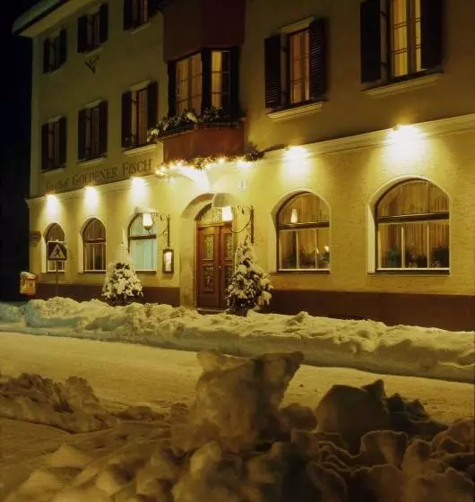 ホテル Gasthof Goldener Fisch