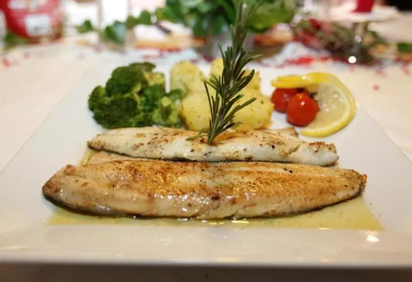 ホテル Gasthof Goldener Fisch