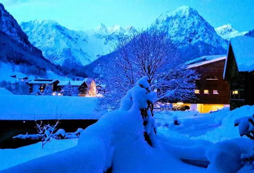 Hotelli Haus Lenzikopf Appartements