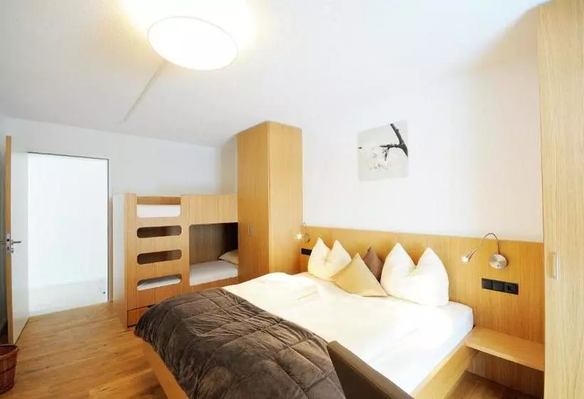 Hotelli Haus Lenzikopf Appartements