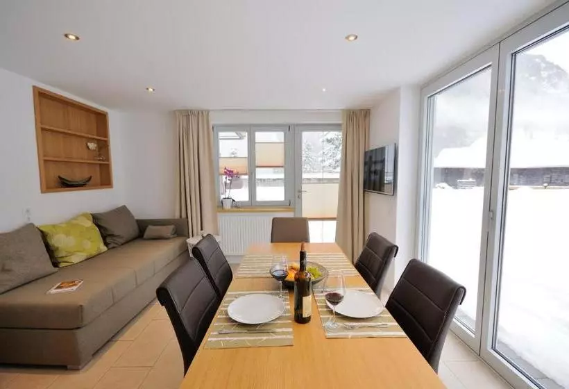 Hotelli Haus Lenzikopf Appartements
