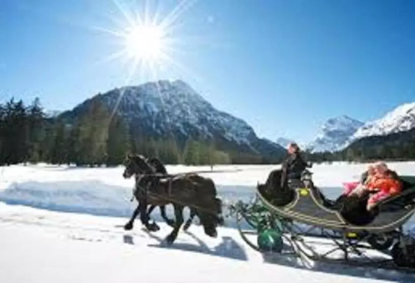 هتل Landhausappartement Kofler