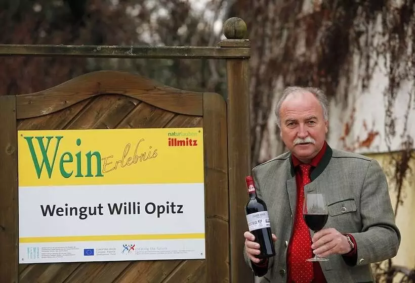 ホテル Wein & Landhaus Willi Opitz