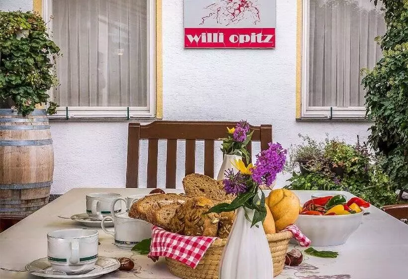 ホテル Wein & Landhaus Willi Opitz
