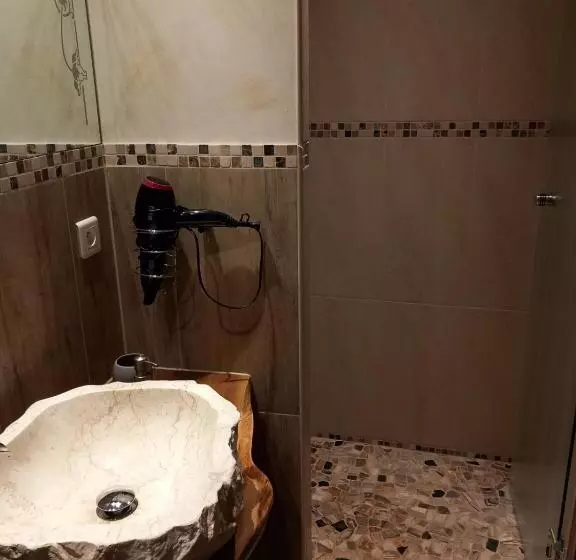 Aamiaismajoitus (B&B) Chambres Suite D Hôte Divine Providence