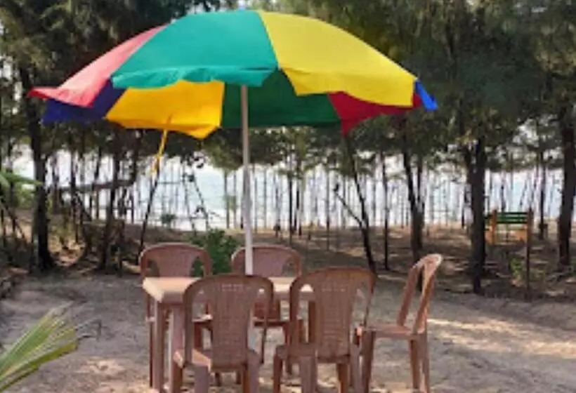 ホテル Aditya Beach Resort Malvan