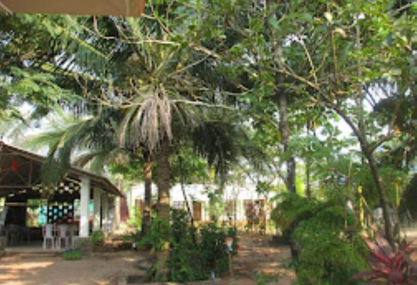 Отель Aditya Beach Resort Malvan