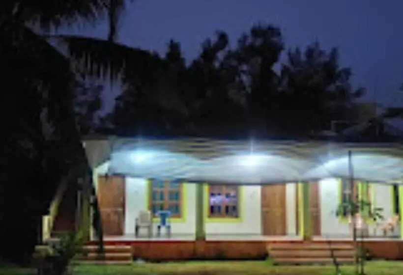 ホテル Aditya Beach Resort Malvan