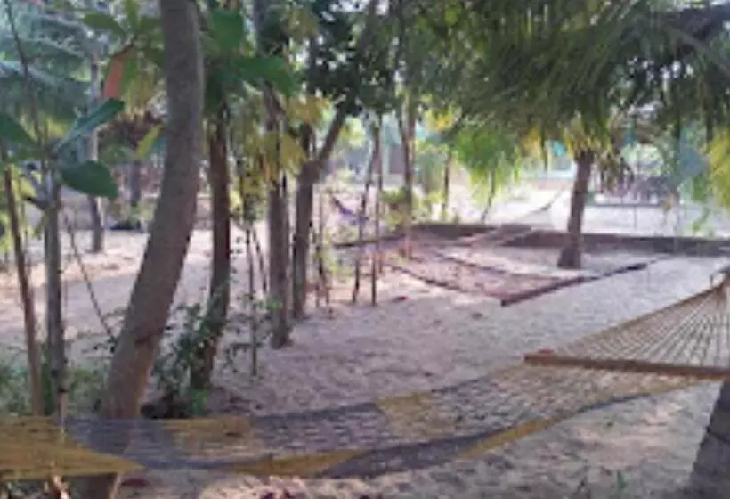 ホテル Aditya Beach Resort Malvan