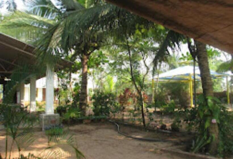 Отель Aditya Beach Resort Malvan