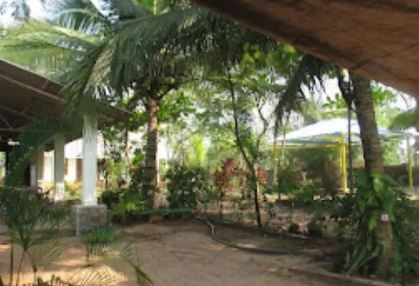ホテル Aditya Beach Resort Malvan