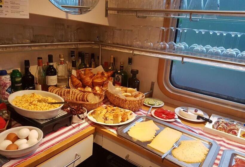 בית מלון כפרי Boat Allure Groningen