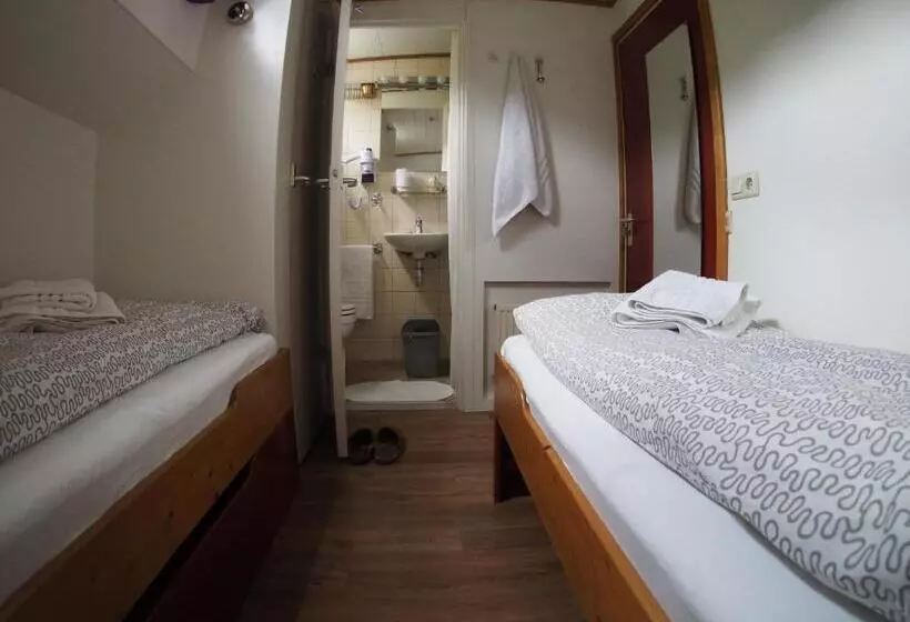 هتل Boat Allure Groningen