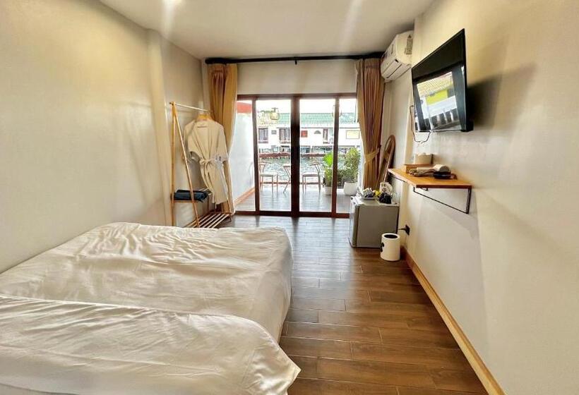 Hotel De’ Ocean Land เดอ โอเชี่ยนแลนด์ เกาะล้าน