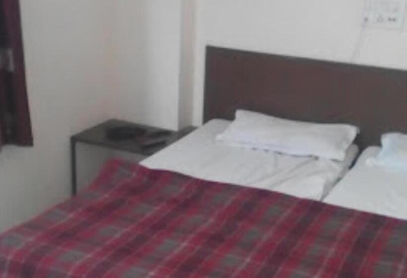 Hotelli Golden Palace Jalgaon