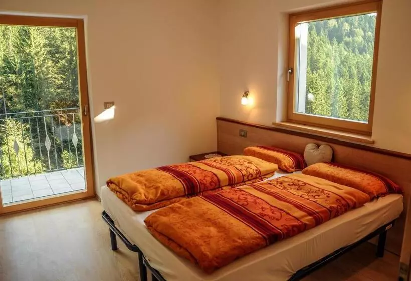 ホテル Innerjerberhof Sunnseit