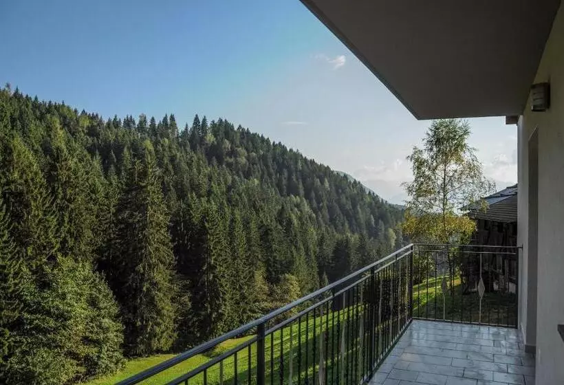 ホテル Innerjerberhof Sunnseit