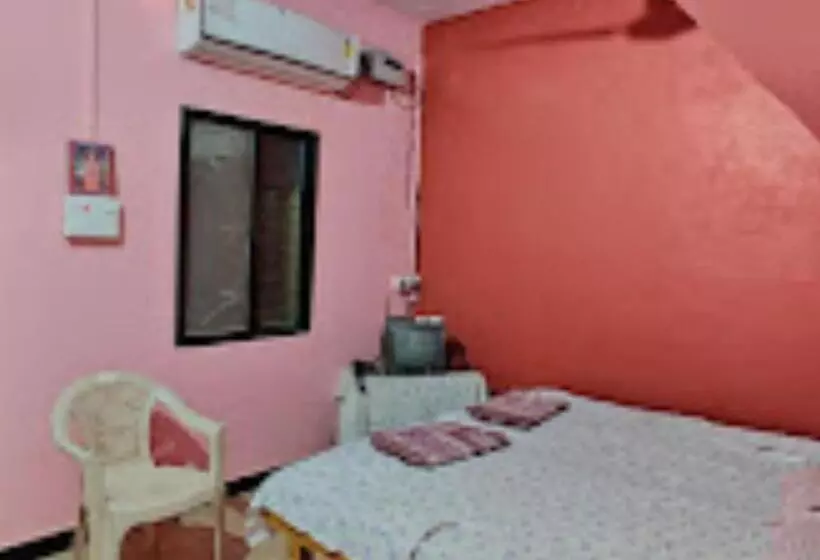 Hotelli Lasane Guruji Bhakta Niwas Tuljapur