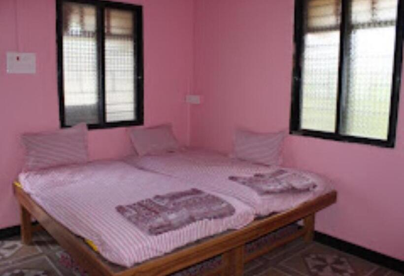 Hotel Lasane Guruji Bhakta Niwas Tuljapur