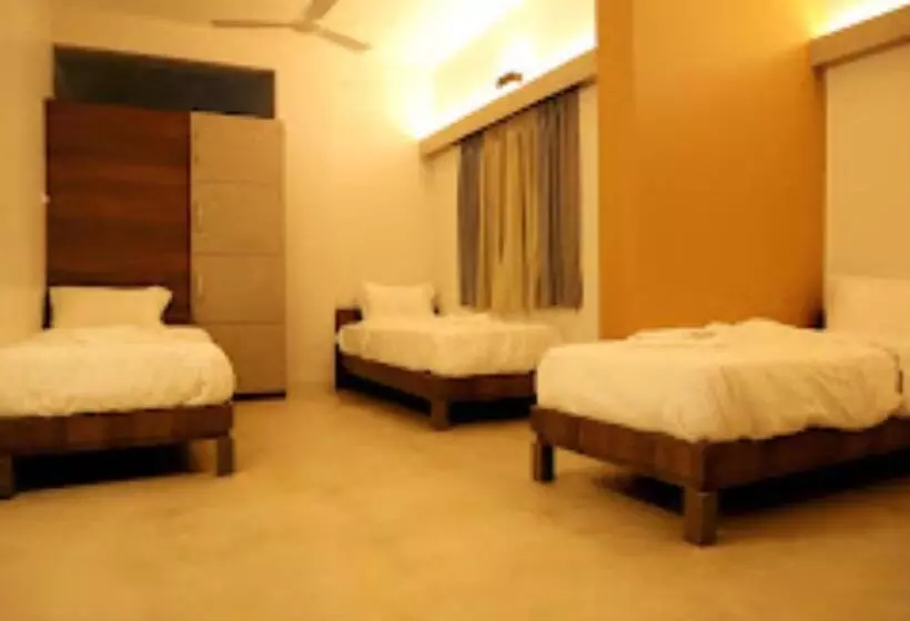 Hotelli Lotus Lodge Kalmath