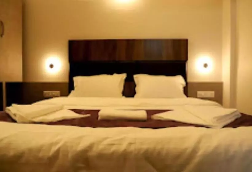 Hotelli Lotus Lodge Kalmath