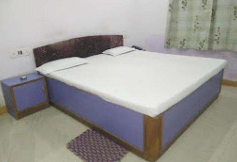 Отель Mina Palace Wardha