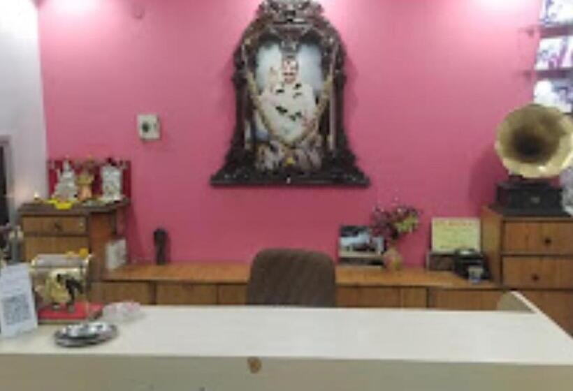 Отель Mina Palace Wardha