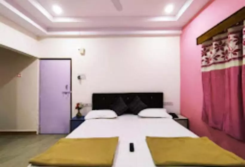 ホテル Mina Palace Wardha