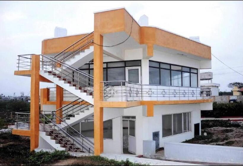 בית מלון כפרי Brindavan Beach Resort & Restaurant