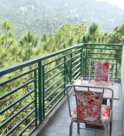 בית מלון כפרי Pine View