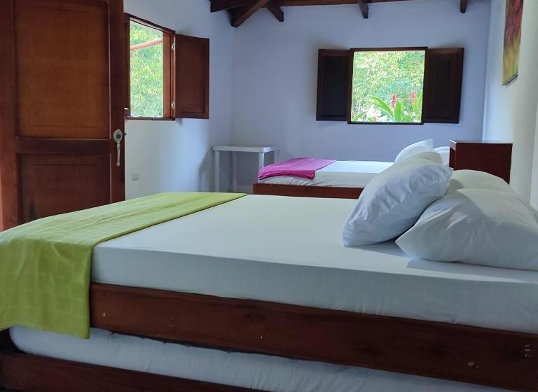 هتل Portones De Rioclaro Las Mercedes