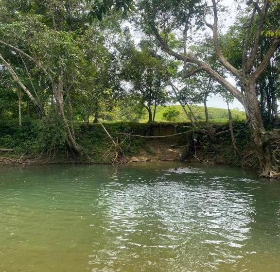 هتل Portones De Rioclaro Las Mercedes