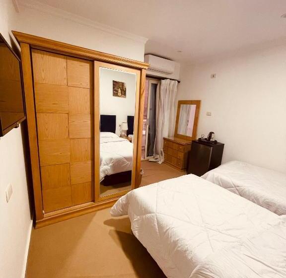 هتل Yamour Pyramids View