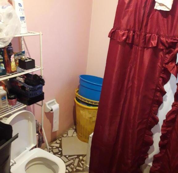 پانسیون Crystal Guest House