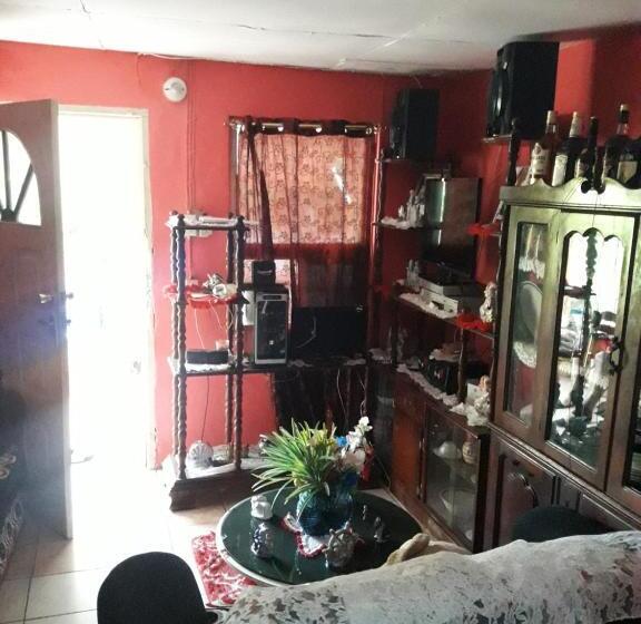 پانسیون Crystal Guest House