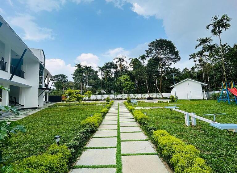 Pension (Hôtel basse catégorie) Edenic Village