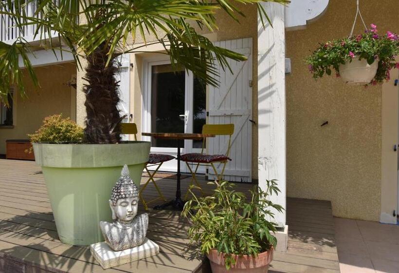 بنسيون Maison A Vallon